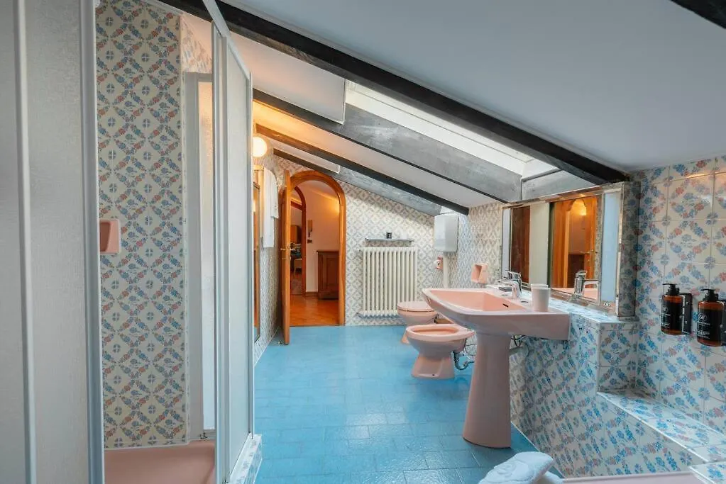 Villa Glicine, By R Collection Apartment Brienno