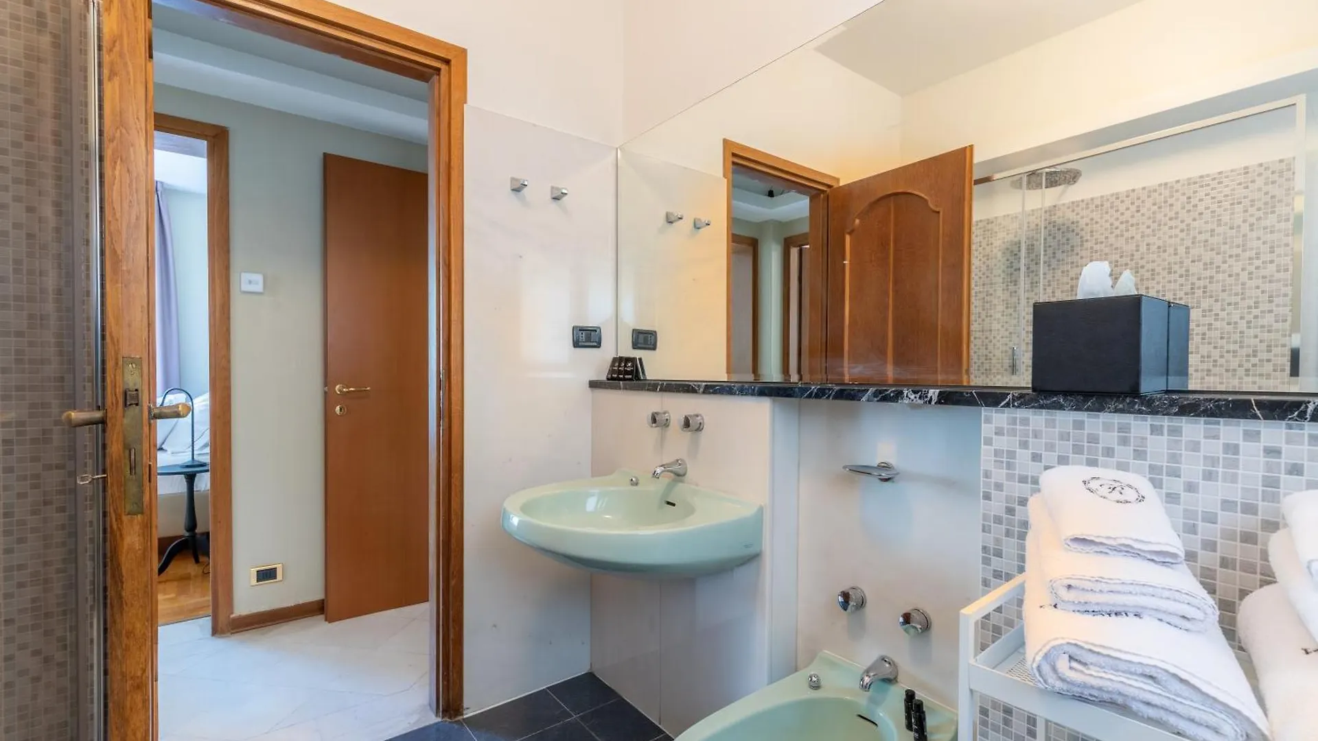 Villa Glicine, By R Collection Apartment Brienno